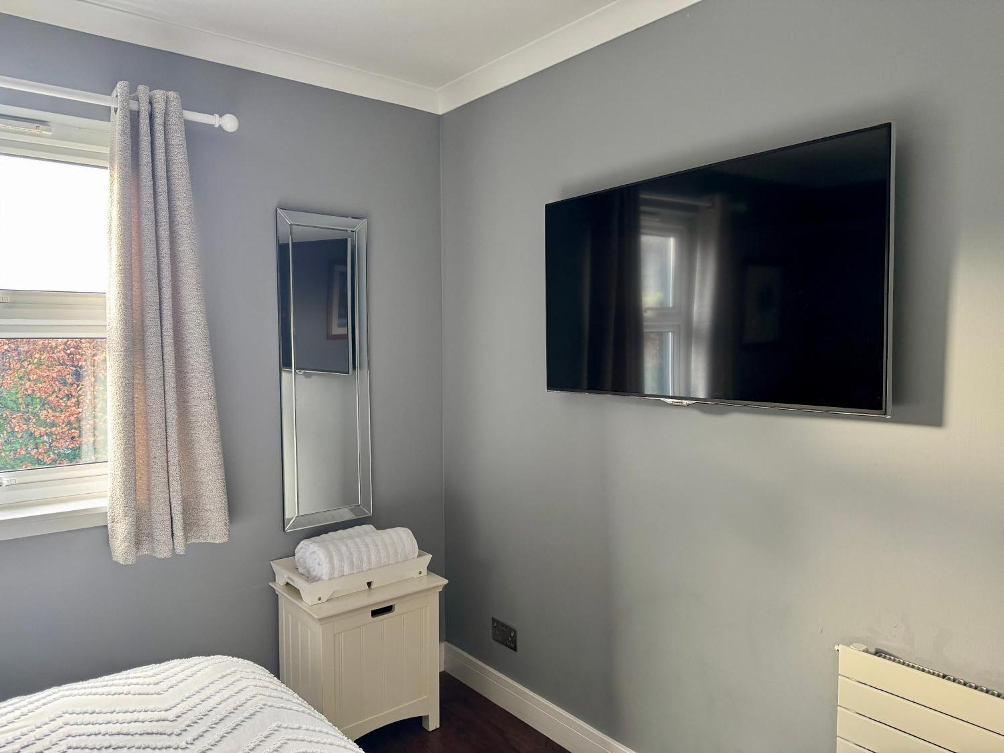 Holly Lodge - 2 X Kingsize Bedrooms With Private Entrance And Free Parking-New Shower Room Обан Екстер'єр фото